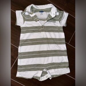 Old navy romper 0-3 months